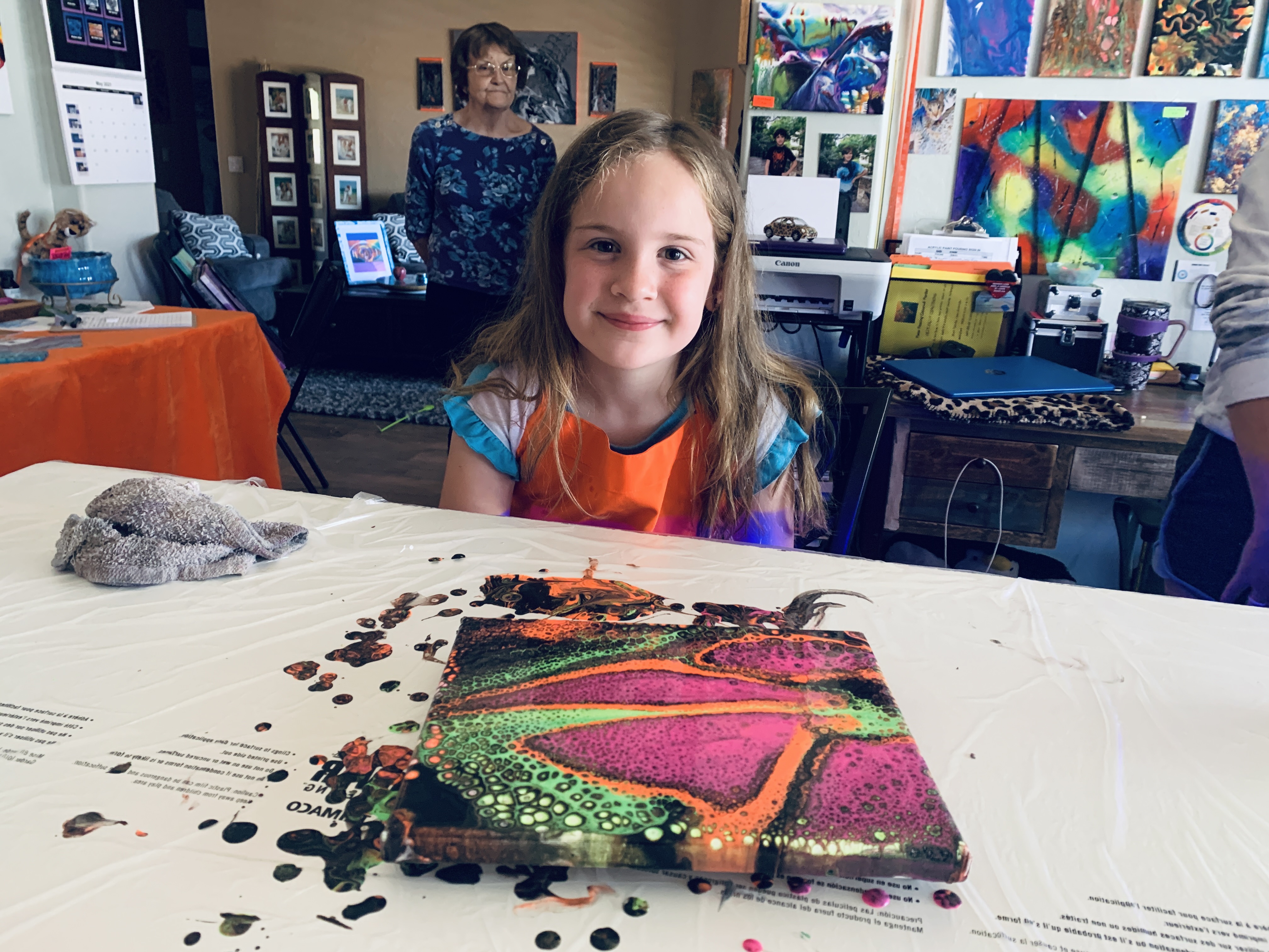Paint Pouring Class gallery photo 16