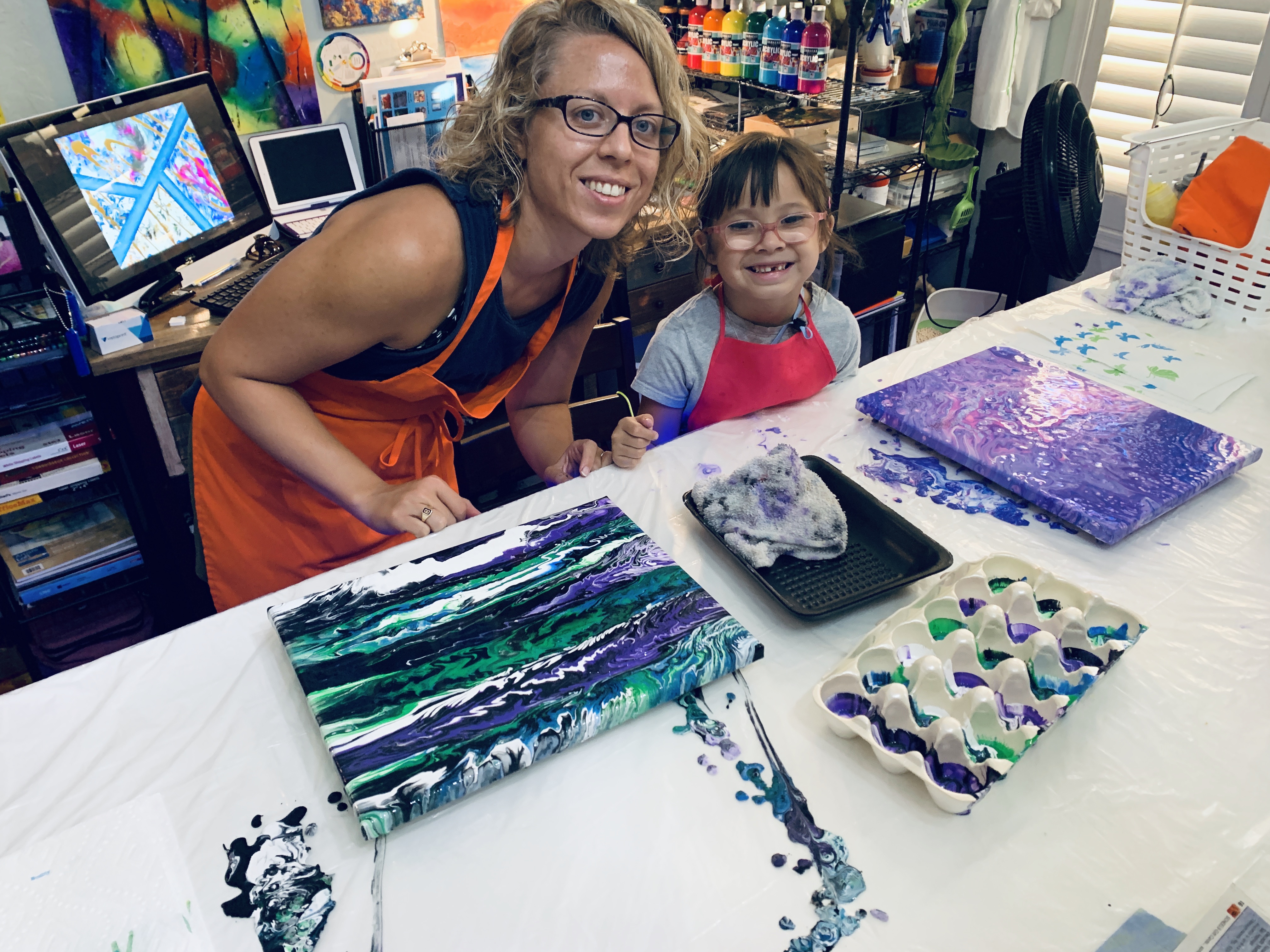 Paint Pouring Class gallery photo 7