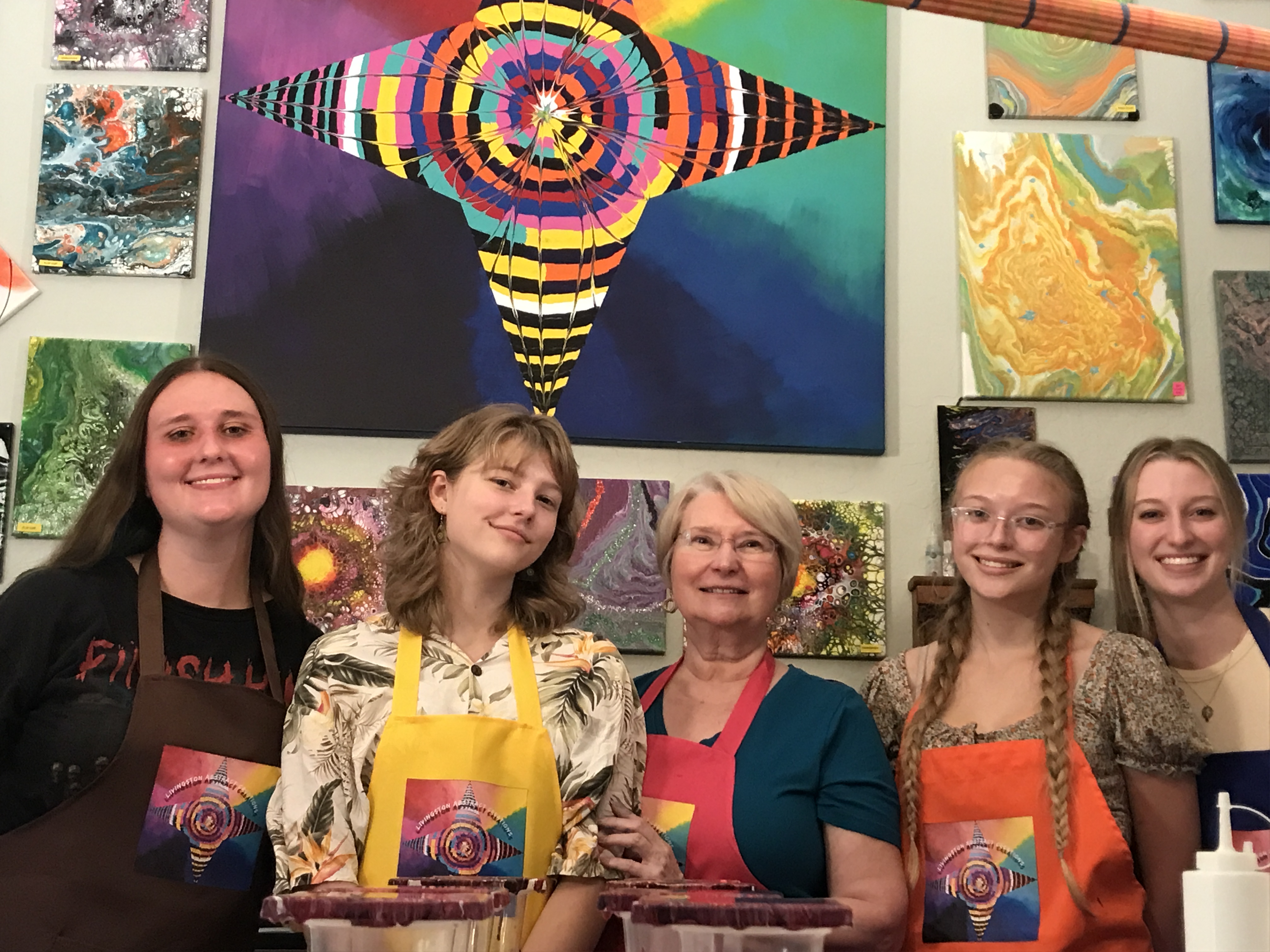 Paint Pouring Class gallery photo 14